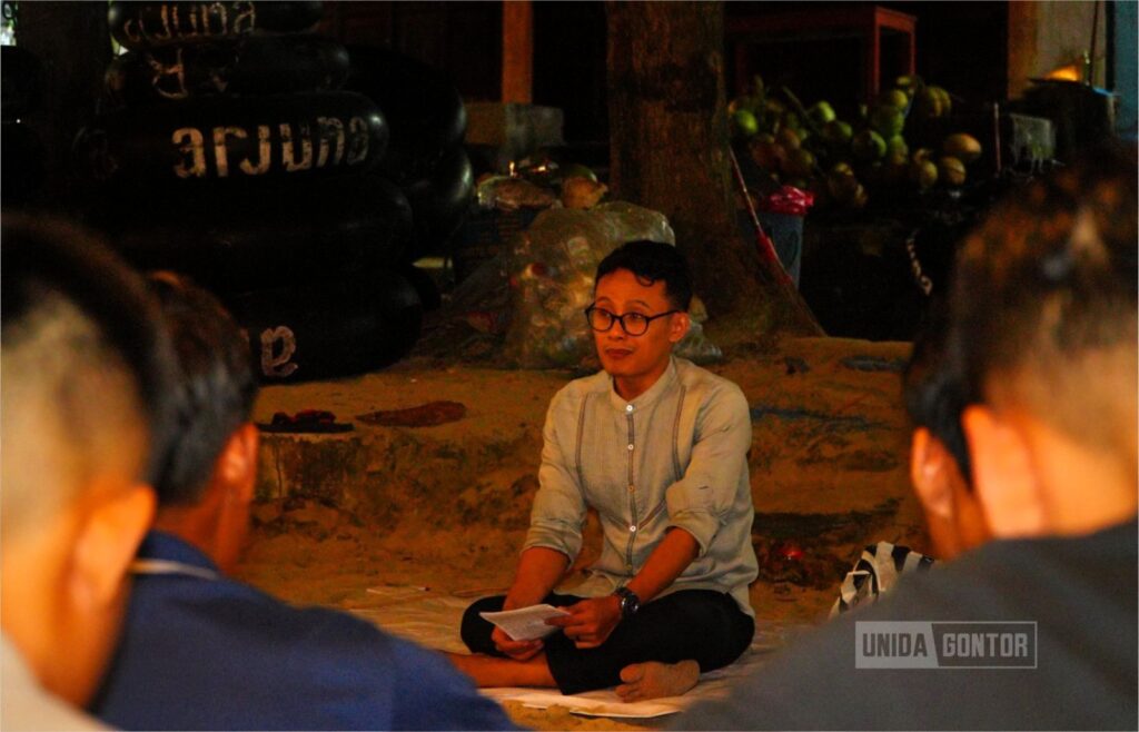 SAA Camp 2026 mahasiswa Studi Agama-Agama UNIDA Gontor di Pantai Karanggongso Trenggalek
