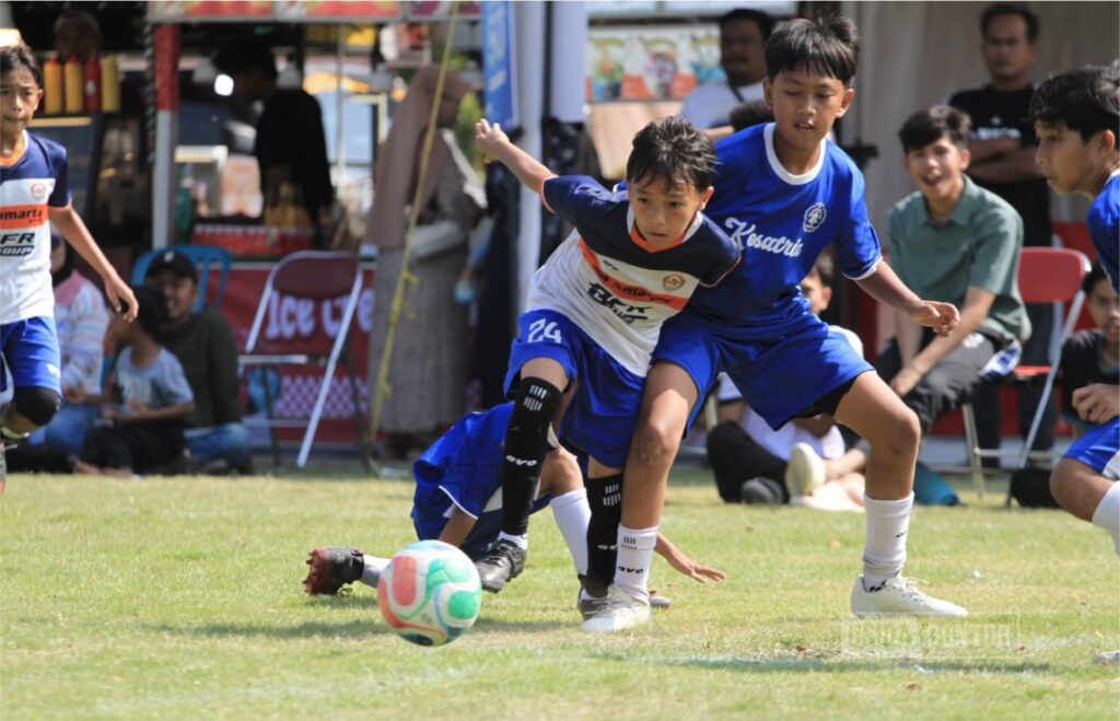 SDIT Qurrata A’yun juara Turnamen Mini Soccer Milad ke-63 UNIDA Gontor