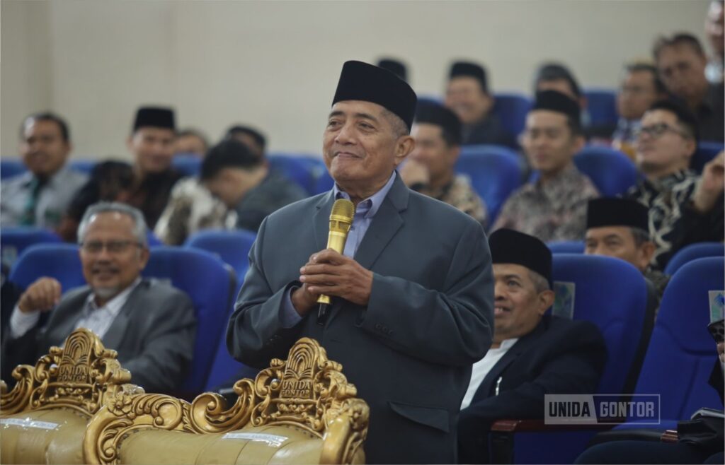 Sarasehan Guru Besar dan Doktor Alumni Gontor di Universitas Darussalam Gontor membahas sistem dan nilai Gontor menuju World Class University.