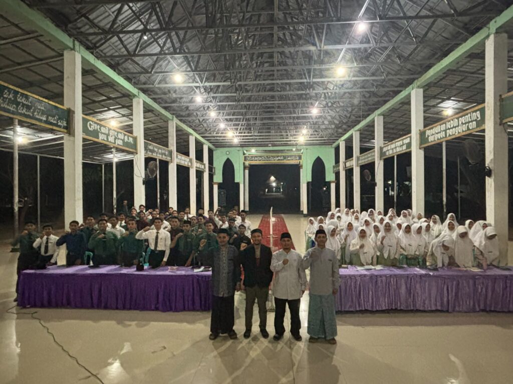 Prodi Studi Agama Agama UNIDA Gontor Membekali Santri Nurul Bayan Menghadapi Tantangan Dakwah Intelektual