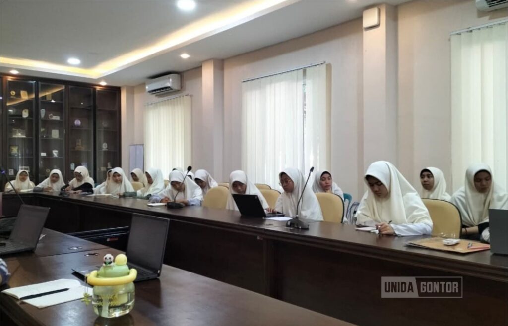 Farmasi UNIDA Gontor Tingkatkan Kompetensi Riset Mahasiswa melalui Short Course Klinis