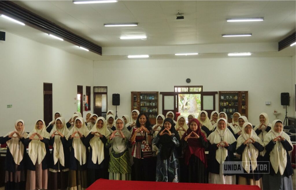Kunjungan Studi Akademik Mahasiswi Agroteknologi Universitas Darussalam Gontor ke UPT Materia Medica Batu