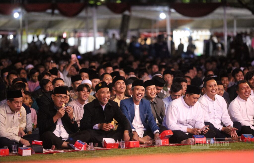 Tabligh Akbar Milad ke-63 UNIDA Gontor dihadiri ribuan jamaah di lapangan Gedung Terpadu UNIDA Gontor