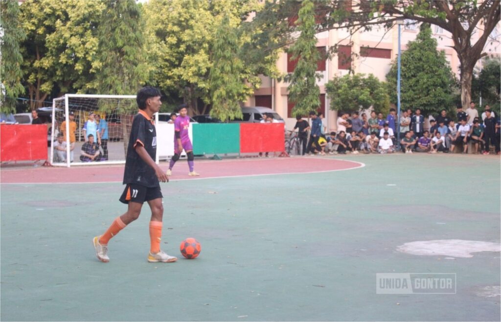 Tim UIN SSC Cirebon meraih juara Rector Cup UNIDA Gontor 5.0 cabang futsal antarperguruan tinggi.