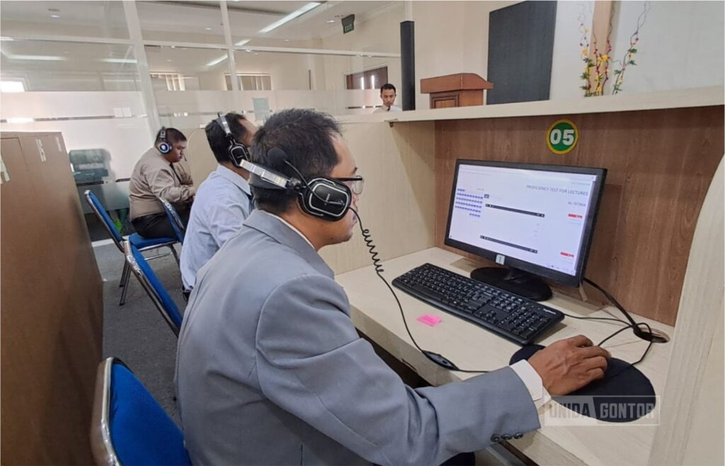 Ujian kompetensi bahasa Arab dan Inggris bagi dosen UNIDA Gontor