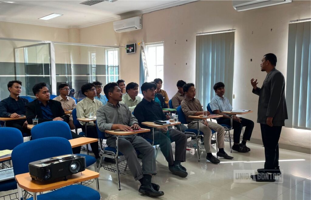 Mahasiswa PBA UNIDA Gontor mengikuti Visiting Lecturer tentang edupreneur pendidikan modern