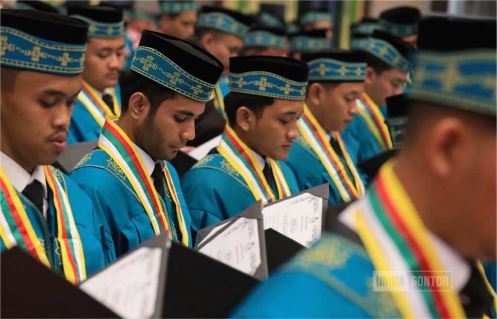 Wisuda ke-46 UNIDA Gontor mengukuhkan lulusan dengan semangat pengabdian