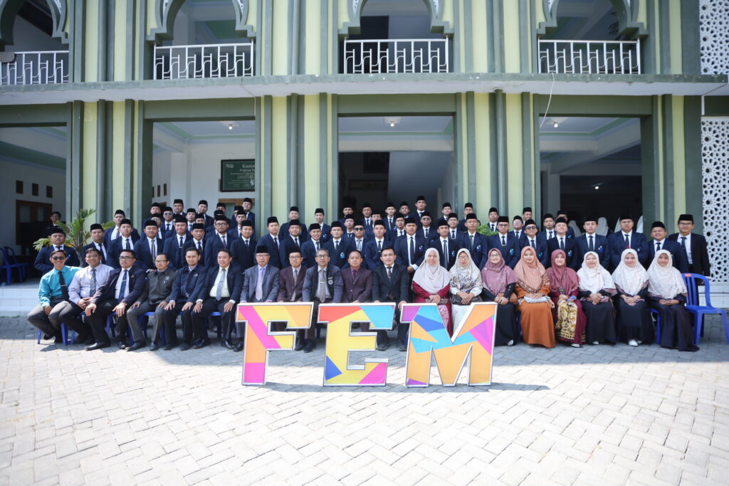 Yudisium Fakultas Ekonomi dan Manajemen UNIDA Gontor Kukuhkan Lulusan Berintegritas dan Profesional