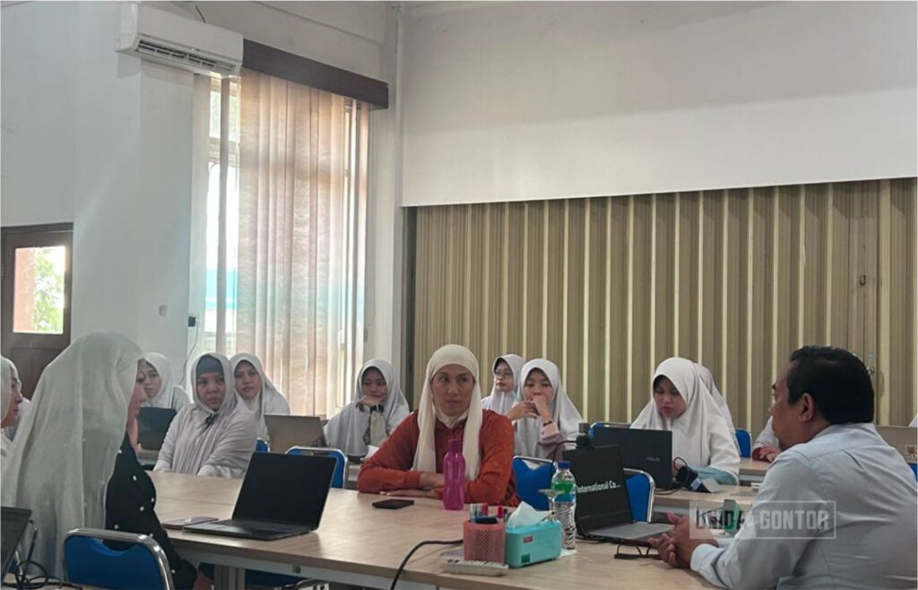 Mahasiswi PhD Kazakhstan bersama BKUI UNIDA Gontor dalam kunjungan akademik internasional