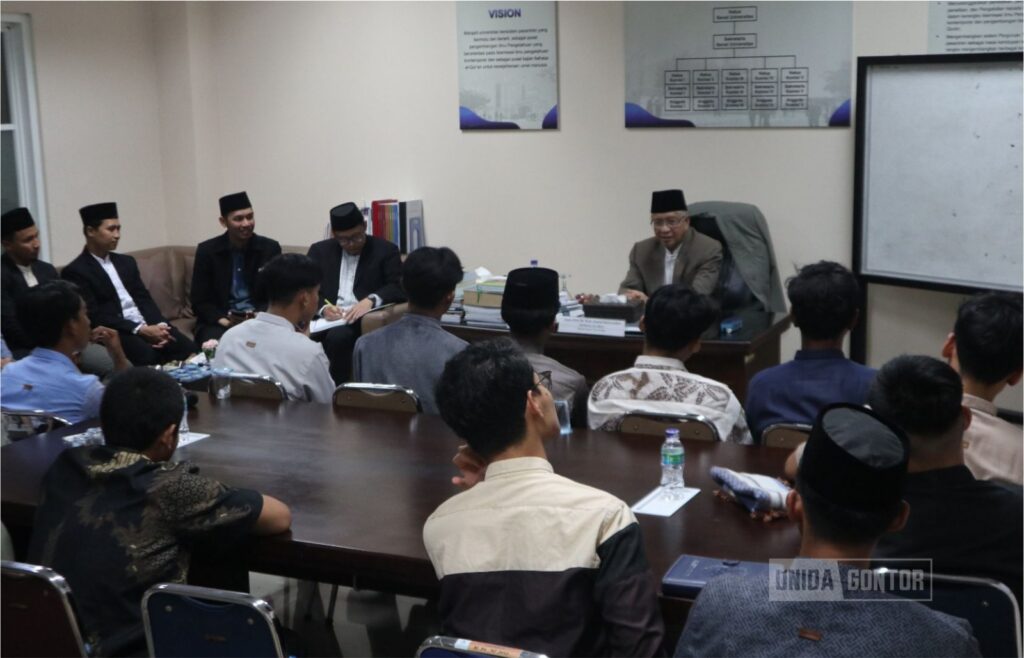 SAA Sapa Guru UNIDA Gontor bersama KH. Ahmad Hidayatullah Zarkasyi membahas niat dan hikmah khidmah