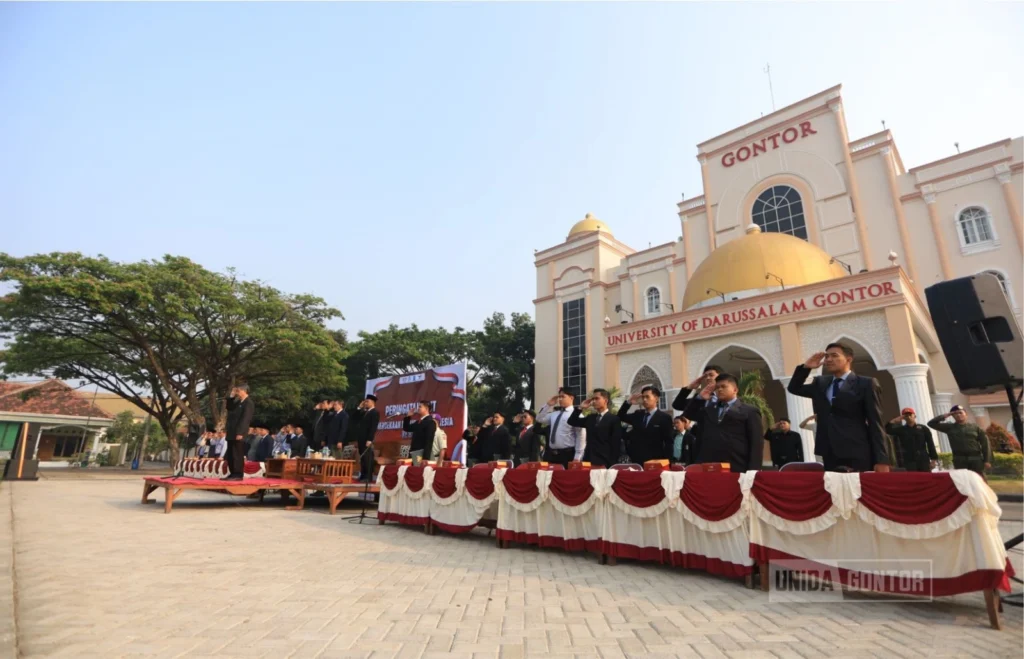 Upacara HUT ke-81 RI di UNIDA Gontor