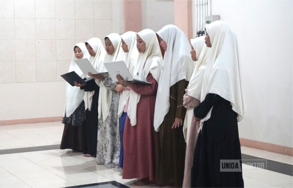 Mahasiswi Farmasi UNIDA Gontor Edukasi Kesehatan Diabetes melalui Thibbun Nabawi Islami