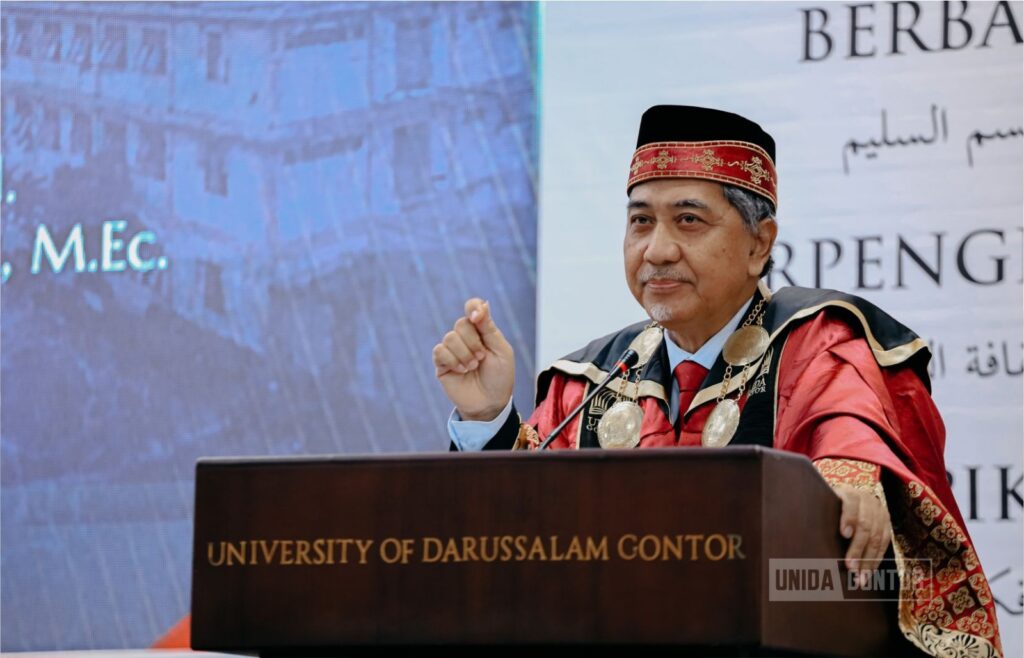 Pengukuhan empat Guru Besar UNIDA Gontor dalam Rapat Terbuka Senat