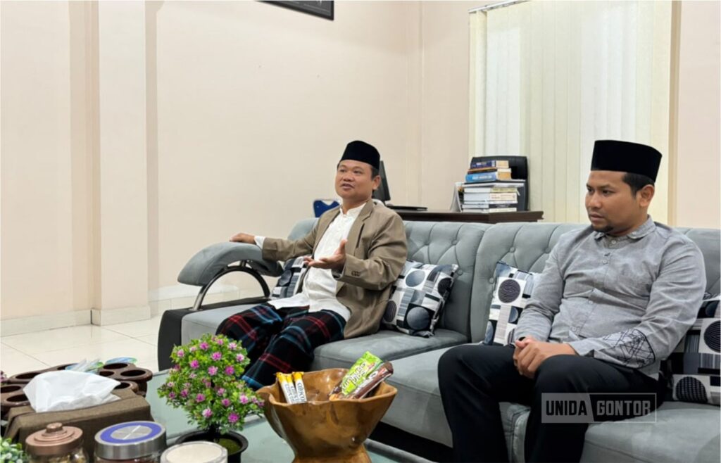 Penyambutan mahasiswi China dan peserta SME UNISSA di UNIDA Gontor