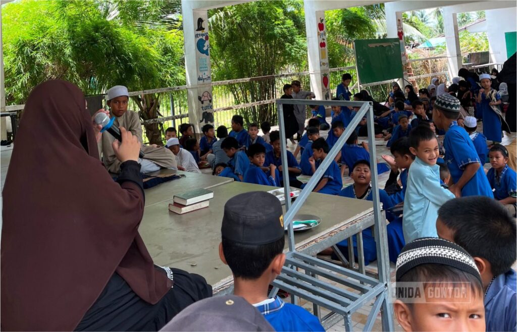 Tim E-Holistik UNIDA Gontor melaksanakan PkM pendidikan Islam di Songkhla Thailand