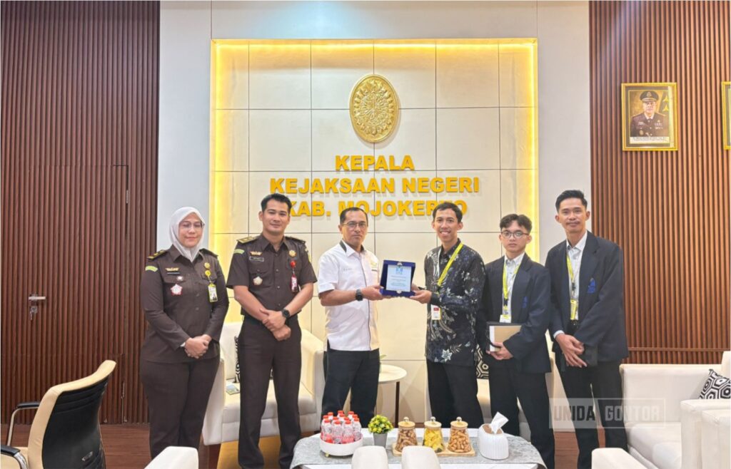 Mahasiswa PMH UNIDA Gontor mengikuti SPL di Kejari Mojokerto