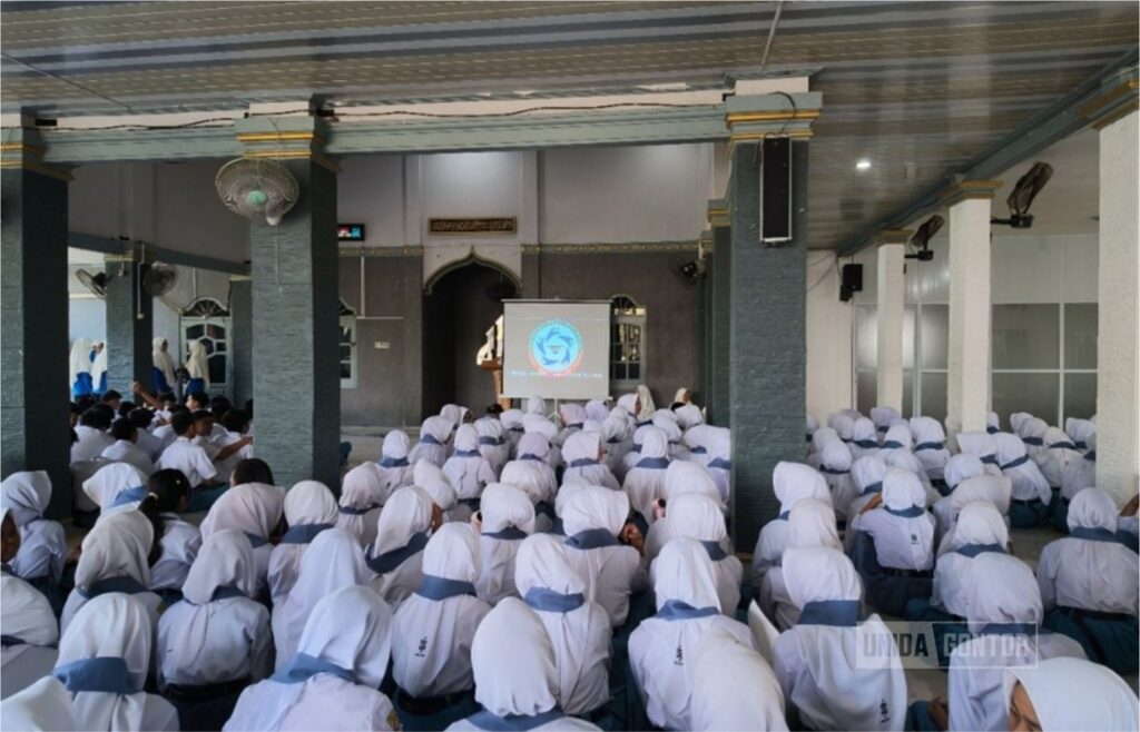 GenBI dan KSEI Tasneem edukasi CBPR dan keuangan digital di SMAN 1 Widodaren