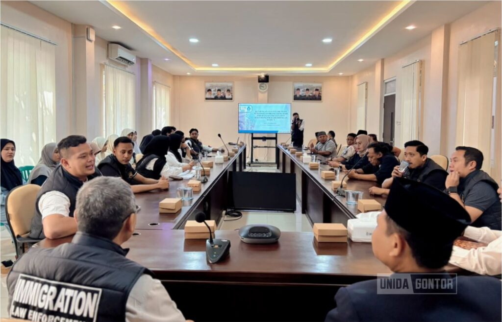 Tim gabungan pemantauan orang asing mengunjungi UNIDA Gontor Kelas C