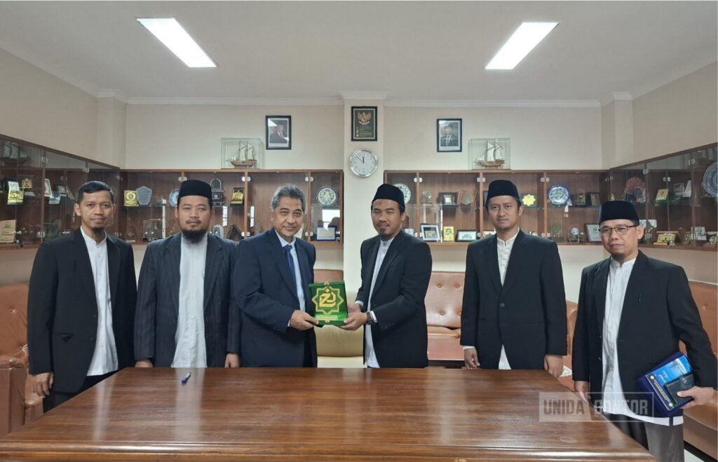 Penandatanganan MoU UNIDA Gontor dan STID Mohammad Natsir